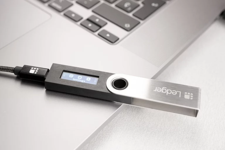 How to set up and use a Ledger Nano S?